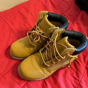 Boys wonder nation boots